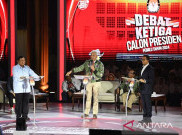 KPU Berdalih Ganjar di Tengah Antara Anies-Prabowo Hasil Kesepakatan