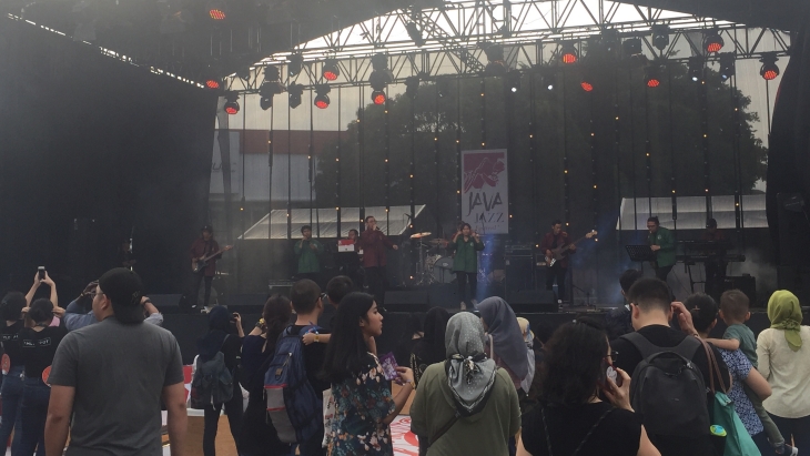 Para pecinta musik terus berdatangan (Foto: MP/Raden Yusuf