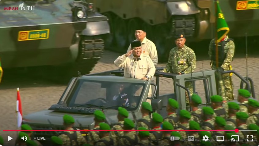 Prabowo Jadi Inspektur Upacara Peringatan HUT Ke-80 TNI, Sapa Warga Dari Maung Putih Garuda Sebelum Tiba di Monas