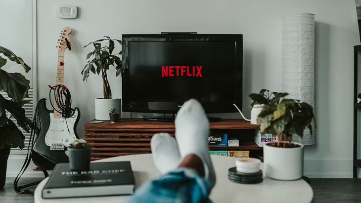 Dampak Buruk Maraton Serial TV Bagi Kesehatan