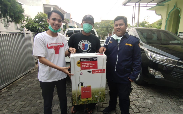 Banteng Muda Semprot Disinfektan di 5000 KK Perumahan Se-Jabodetabek