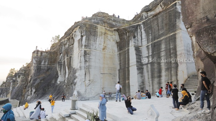 Sejumlah Spot Foto Keren di Tebing Breksi