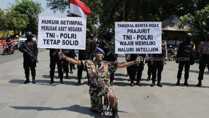 Kecam Aksi Brutal Perusakan Polsek Ciracas, Purn TNI AD Adakan Demo Tunggal