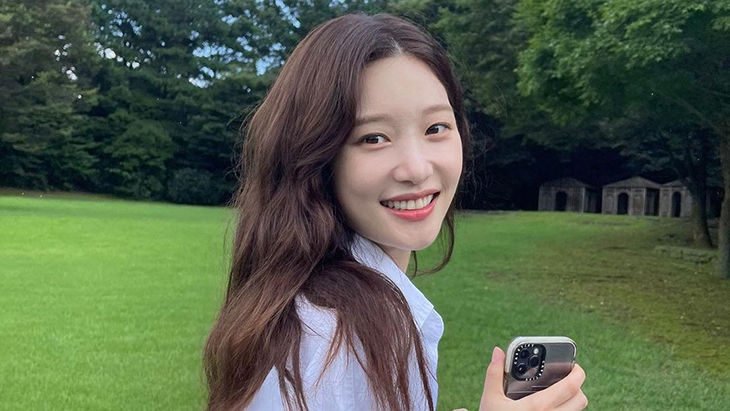 Cedera saat Syuting ‘The Golden Spoon’, Chaeyeon DIA Jalani Operasi 