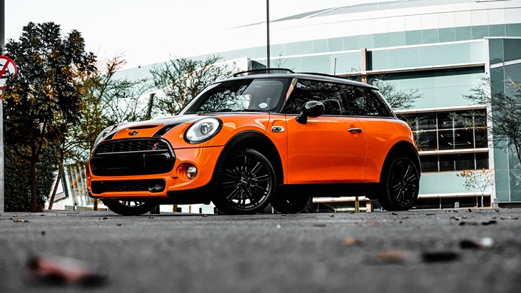 Mini Hanya Jual Mobil Listrik di 2030