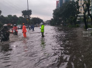 Banjir Rendam Sejumlah Ruas Wilayah, Polri Siagakan 128.247 Personel secara Nasional