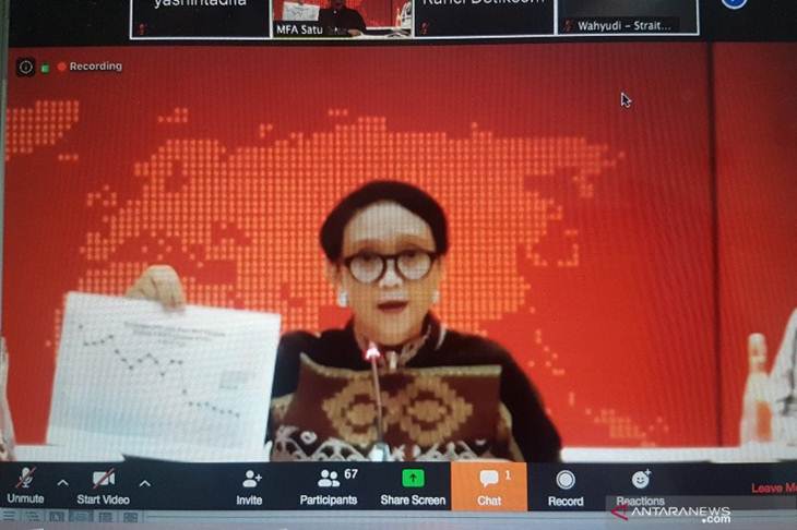 Tangkapan layar saat Menteri Luar Negeri Retno Marsudi melalui konferensi video pada Kamis (9/4/2020) menunjukkan grafik kepulangan WNI yang terdampak kebijakan pembatasan pergerakan di Malaysia.(ANTARA/Yashinta Difa/TM)