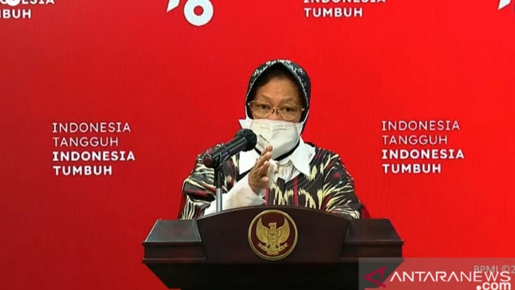 Menteri Sosial Tri Rismaharini dalam konferensi pers yang dipantau secara daring di Jakarta, Senin (26/7/2021). (ANTARA/HO-Kemensos)