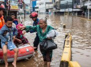 Jalan-Jalan di Jakarta yang Tergenang Air Akibat Hujan Deras Semalam