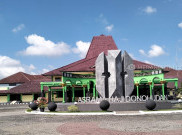15.477 Calhaj Jateng dan Yogyakarta Berangkat dari Asrama Haji Donohudan