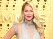 Christina Applegate Ungkap Menderita Multiple Sclerosis