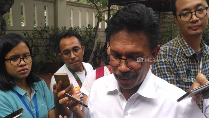 Sekjen Partai NasDem Johnny G Plate di Posko Cemara, Jakarta Pusat (MP/Fadhli)