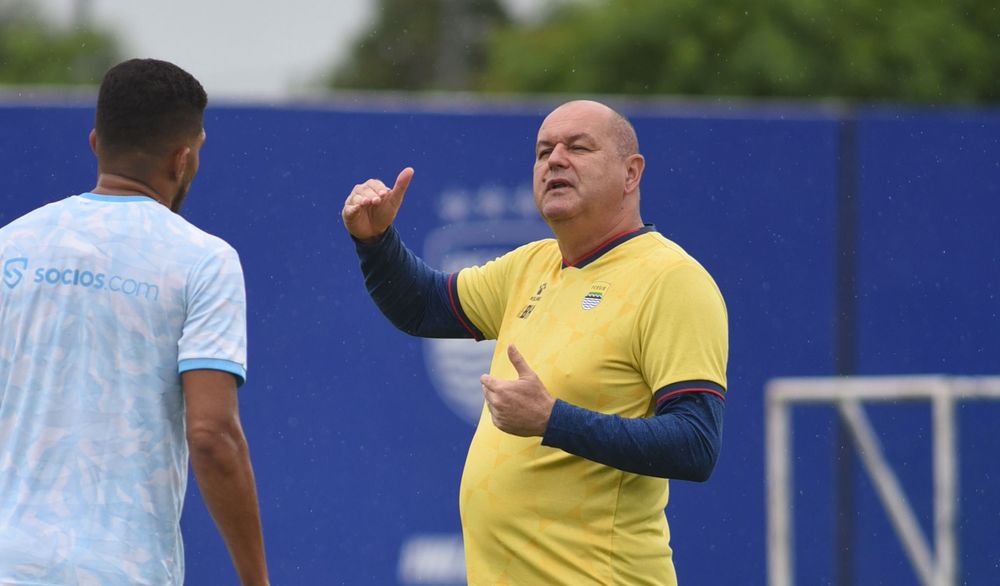 PSBS Biak Jadi Tantangan bagi Persib Pertahankan Posisi Puncak, Bojan Hodak Bicara Kesiapan