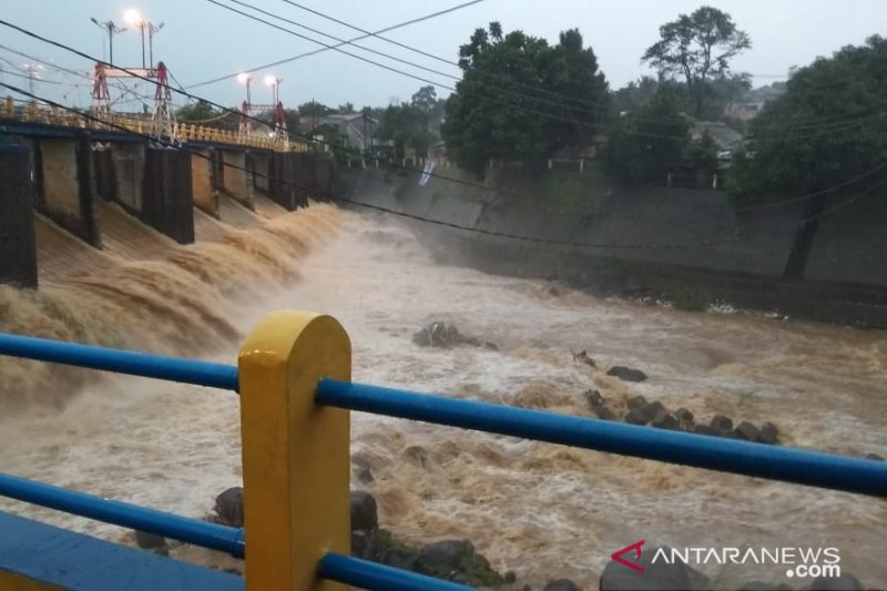 Bendung Katulampa Siaga 4, Cuaca di Bogor Mendung