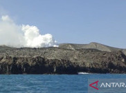 Aktivitas Meningkat, Warga Keluhkan 3 Hari Diguyur Hujan Abu Vulkanik Letusan Gunung Anak Krakatau