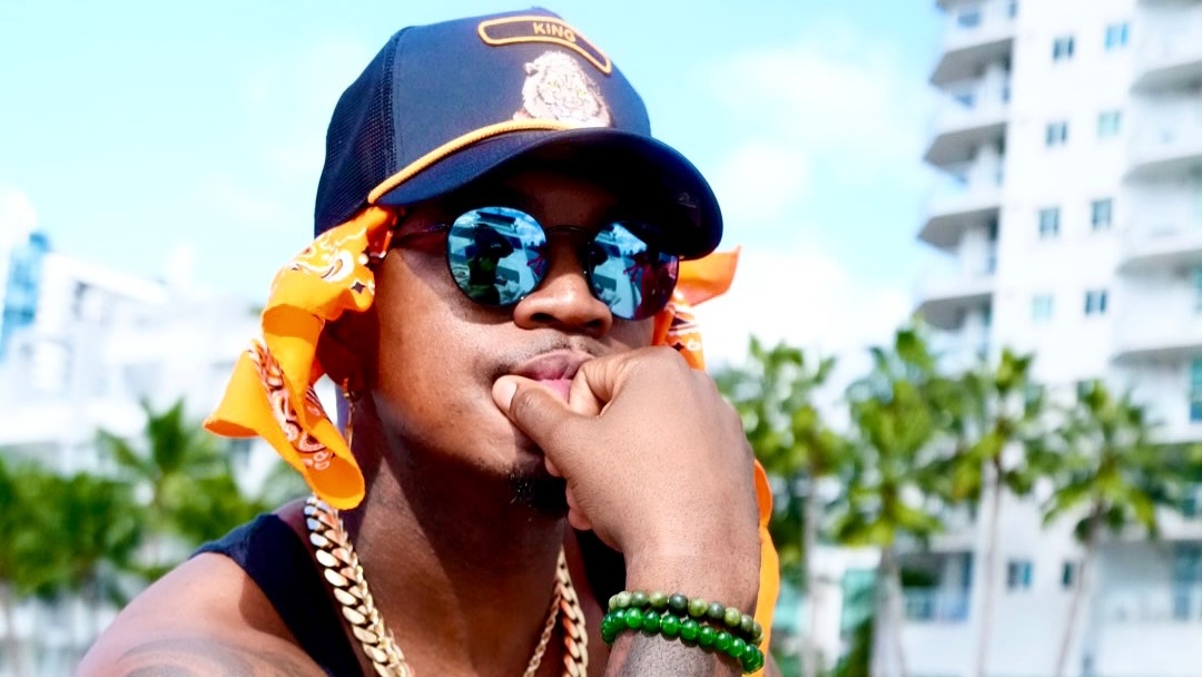 Selami Nuansa Romantis Lirik Lagu Viral TikTok 'One in a Million' dari Ne-Yo