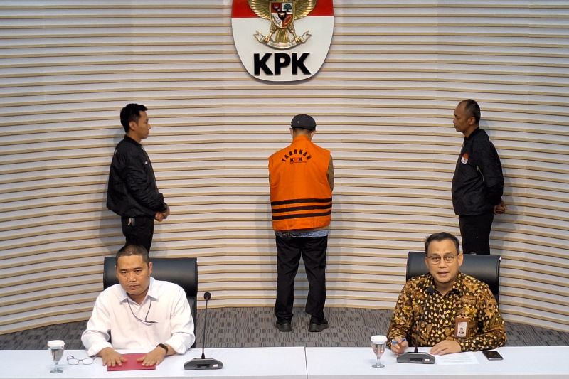 Baru Bebas 4 Bulan, KPK Kembali Tahan Mantan Hakim Agung Gazalba Saleh