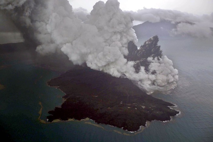 BMKG Angkat Bicara Soal Informasi Bakal Terjadi Gempa 8 SR Akibat Gunung Krakatau