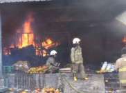 Kebakaran Pasar Induk Kramat Jati Terpusat di Gedung C2, 350 Kios Habis Terbakar