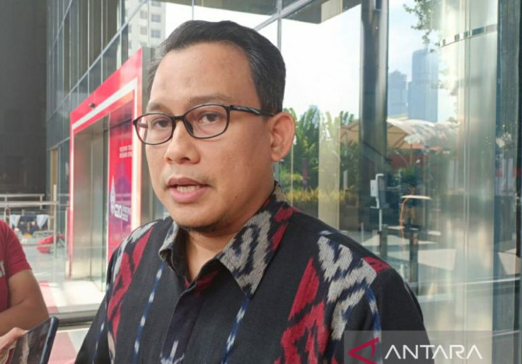 KPK Periksa Anak Eks Wali Kota Ambon Richard Louhenapessy