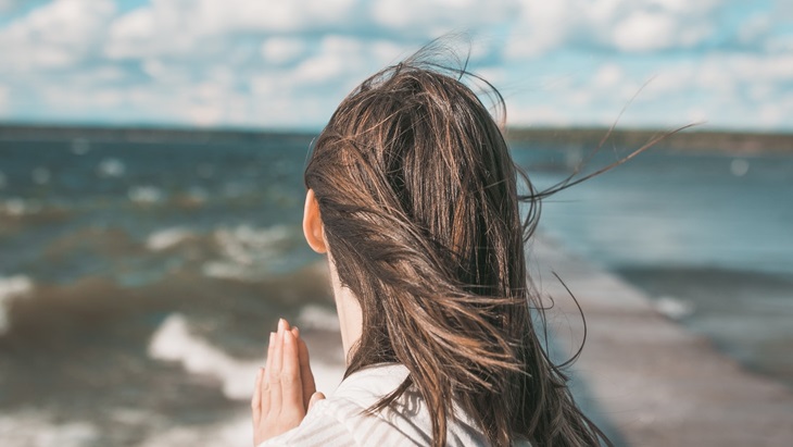 Rambut Mudah Diatur Meski Jarang Keramas