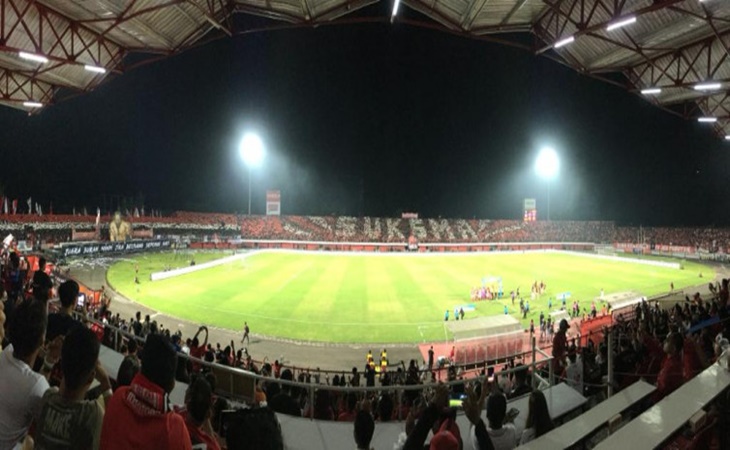 Koreografi pendukung Bali United untuk Widodo Cahyono Putro