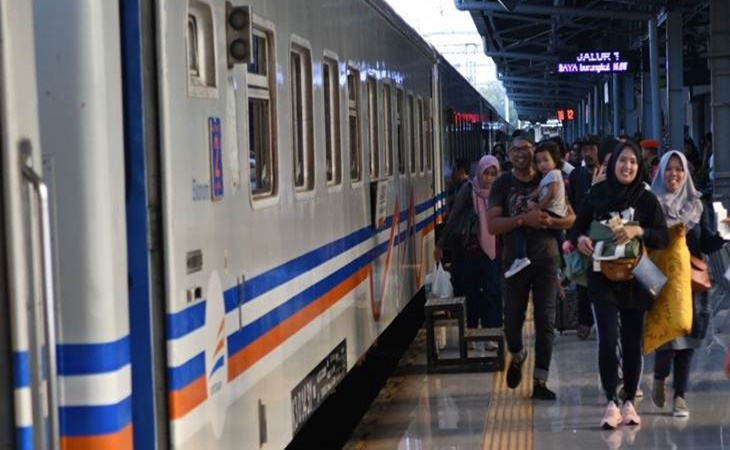 Pelayanan Kereta Api di Stasiun Senen 
