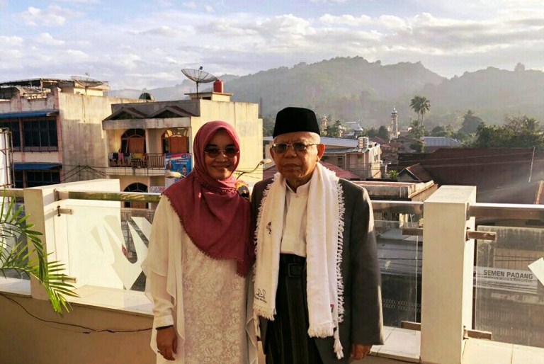 Kyai Ma'ruf Mesra Bareng Istri, Berasa Umur 40 Tahun