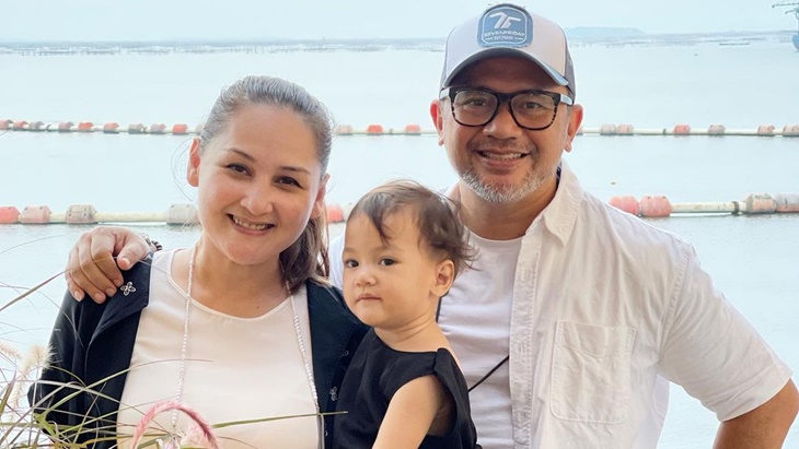 Kiat Mengelola Finansial Keluarga ala Mona Ratuliu dan Indra Brasco