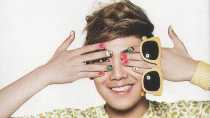 Dobrak Stigma Pria Memakai Cat Kuku, Hongki FT Island Keluarkan Uang Bernilai Fantastis 