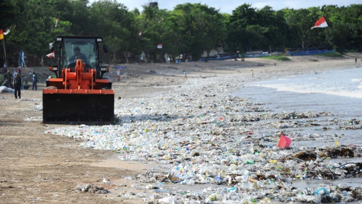 30 Ton Sampah Diangkut dari Pantai Kuta