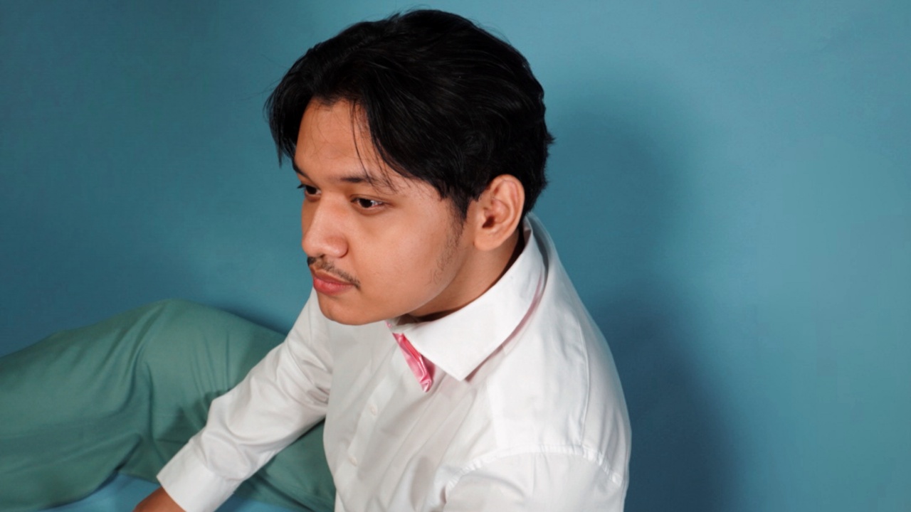 Skyline Hadirkan Sisi Baru lewat Album 'butterflies and tulips… all circling around my head'