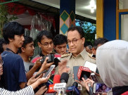 Pantau Pintu Air Manggarai, Anies: Hingga Sore 236 RW Masih Terendam Banjir