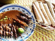 Sate Bulayak, Sajian Lontong Unik Khas Nusa Tenggara Barat