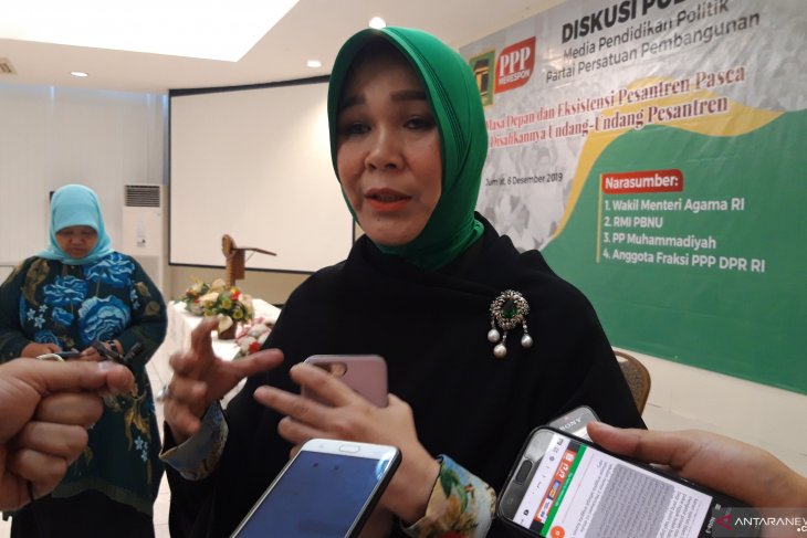 PPP Sebut Indonesia Butuh RUU Larangan Minol