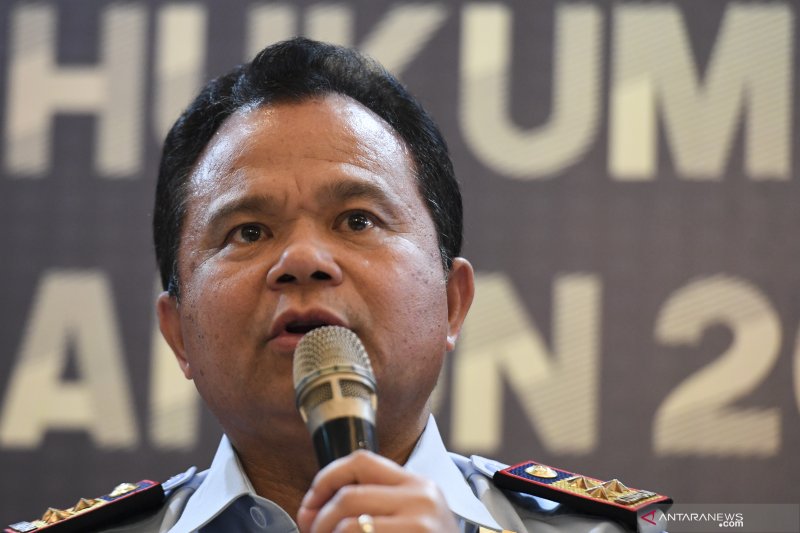 Mantan Dirjen Imigrasi Kemenkum HAM Ronny Sompie. (ANTARA FOTO/Hafidz Mubarak A)