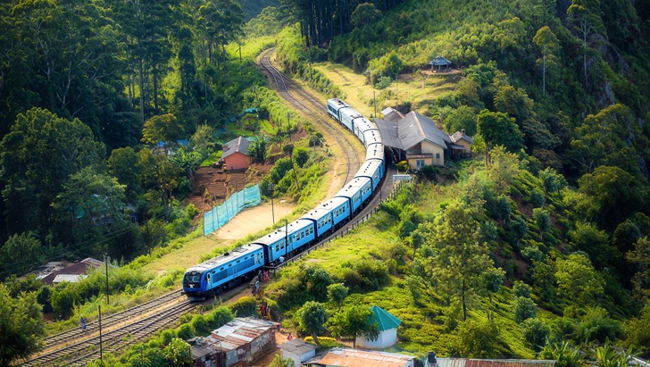 Pembangunan Rel Kereta Pertama di Pulau Jawa