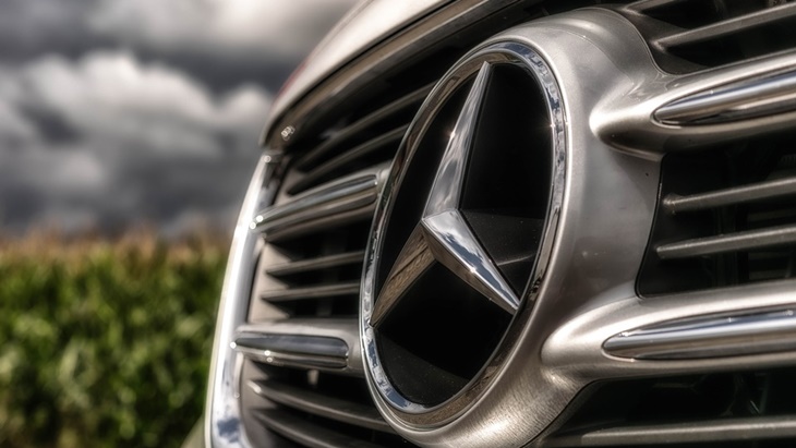 Heboh! Mercedes-Benz SUV G-Class Ini Terbuat dari Balok Es, Bisa Jalan Enggak Yah?
