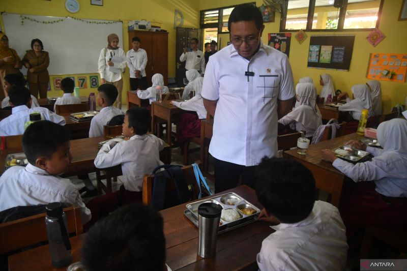 Istana Tegaskan Susu Bukan Menu Wajib Program MBG, Dikasih Seminggu Sekali