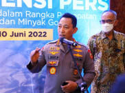 Kapolri Pastikan Anak Buahnya Awasi 17 Ribu Pasar Demi Ketersediaan Minyak Goreng