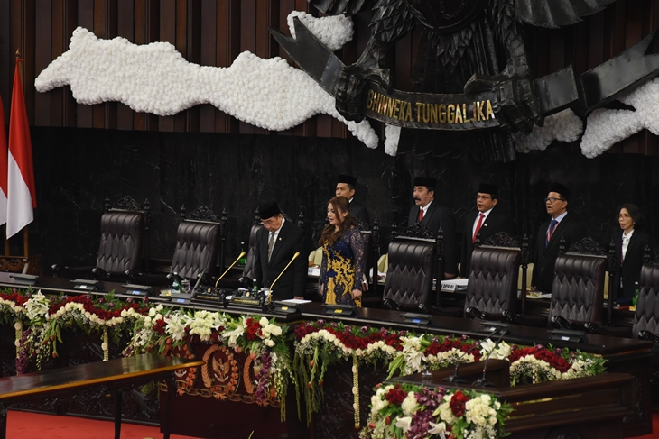 Pelantikan dan Pengambilan Sumpah/Janji Anggota DPR, DPD dan MPR RI Periode 2019 - 2024. (Foto: Twitter @DPR_RI)