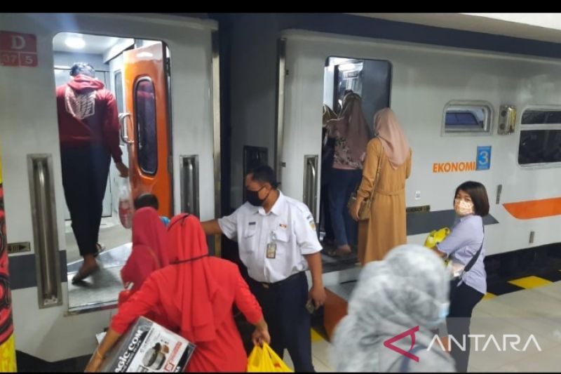 PT KAI Sediakan Tempat Duduk Tambahan 58.940 Kursi Buat Mudik dan Balik