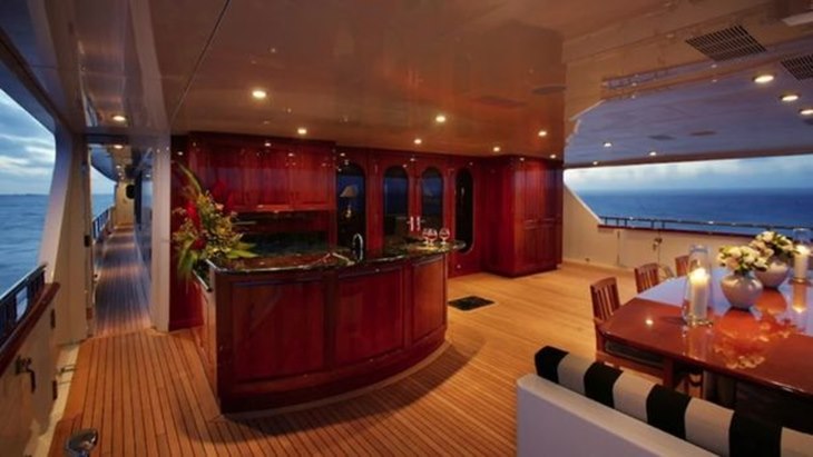 yacht