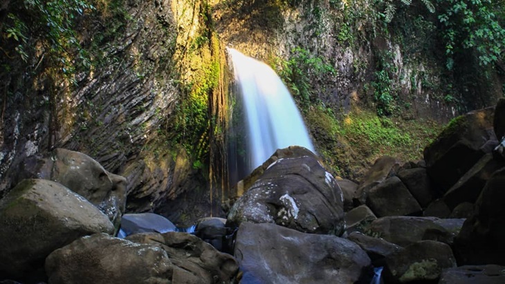 Air Terjun Riam Banyis. (Indtagram/@verrybangsa)
