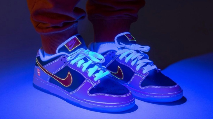 Nike Dunk Low Glow in the dark. (Foto Sneaker Bar Detroit)