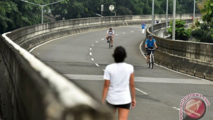 Pemprov DKI Larang Pejalan Kaki Nongkrong di 32 Kawasan CFD
