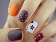 Ingin Kuku Cantik Berhias Nail Art? Nih, Sontek Gayanya
