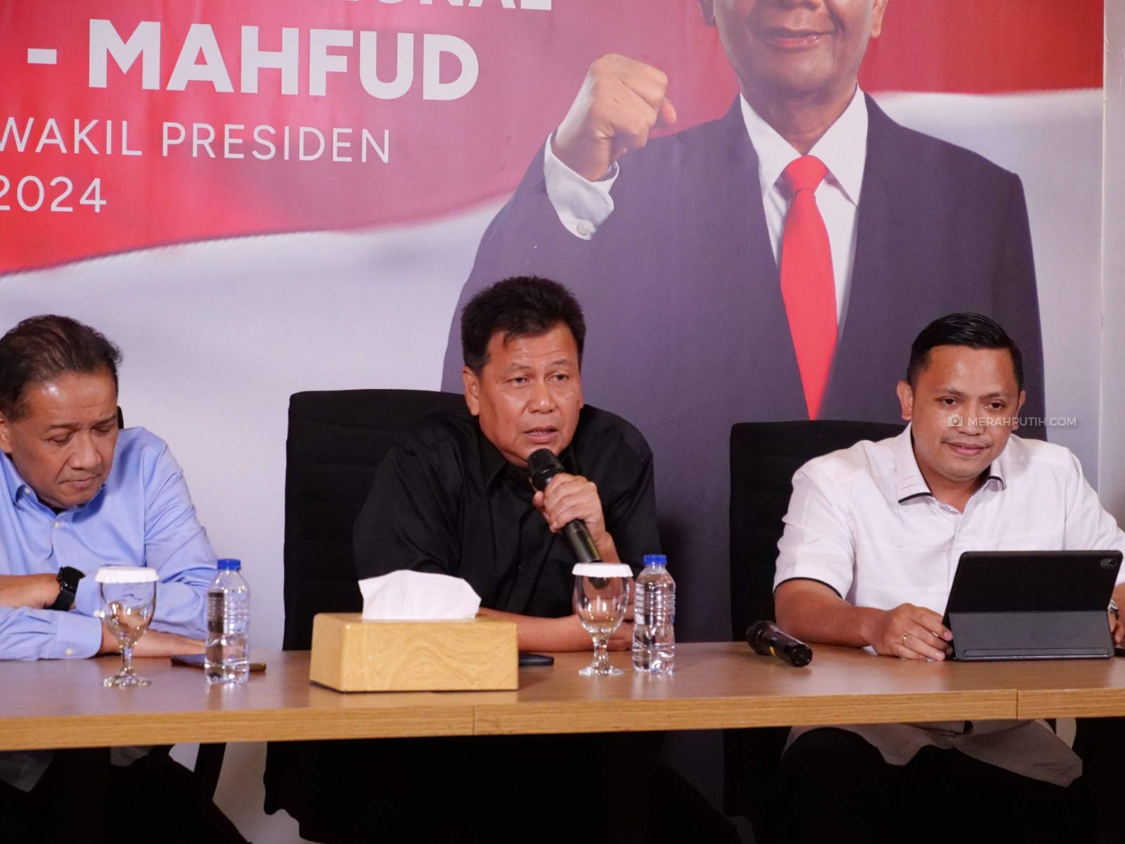 TPN Ganjar-Mahfud: Aparat Negara Dipakai Jadi Mata Mata, Waspada Neo Orba