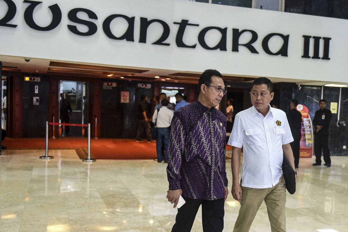 Menteri Jonan di Gedung DPR
