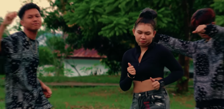Lirik Lagu Goyang Patah Ever Slkr feat. Piaw x Kiki Manabung